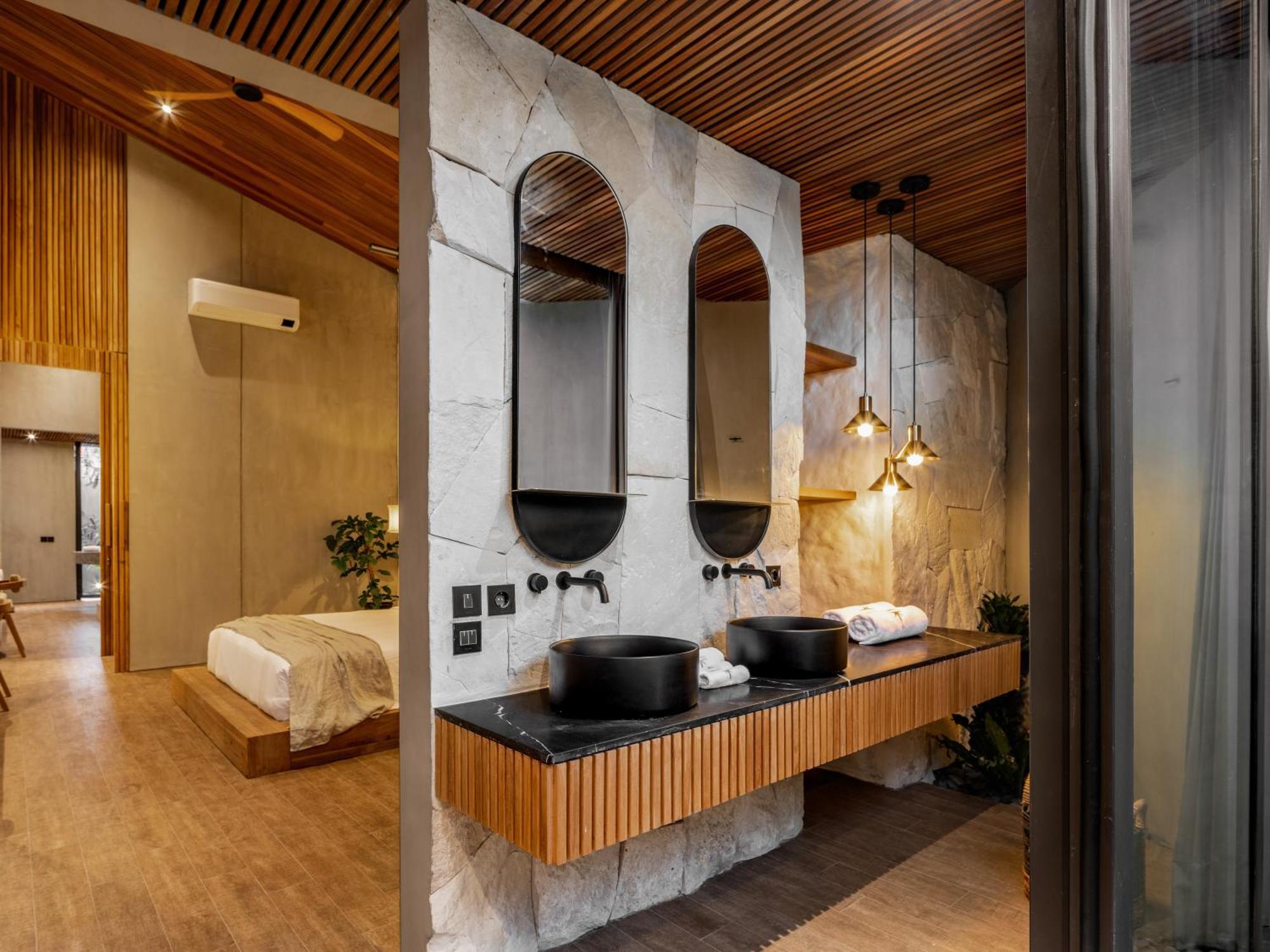 Kerobokan Villa Levante Bali By House Of Winds - Tropical Oasis Near Canggu מראה חיצוני תמונה